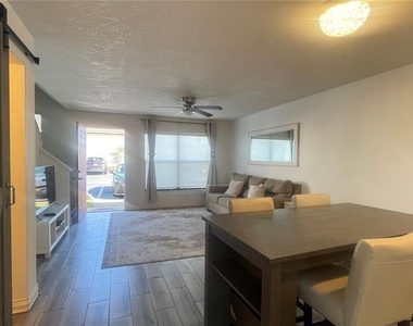 1718 Silver Creek Court - Photo Thumbnail 3