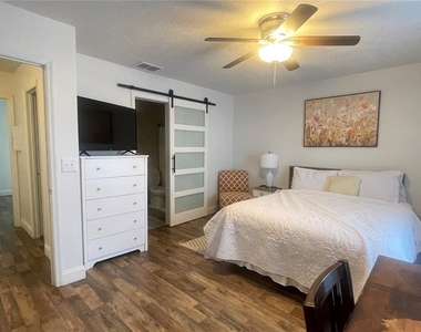 1718 Silver Creek Court - Photo Thumbnail 12