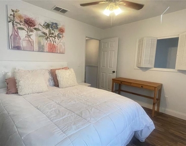 1718 Silver Creek Court - Photo Thumbnail 21