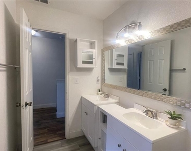 1718 Silver Creek Court - Photo Thumbnail 17