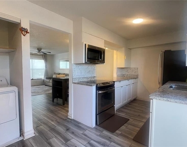 1718 Silver Creek Court - Photo Thumbnail 6