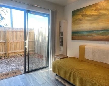 1718 Silver Creek Court - Photo Thumbnail 8