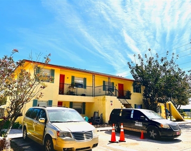 2190 Knox Macrae Drive - Photo Thumbnail 8