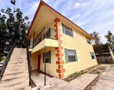 2190 Knox Macrae Drive - Photo Thumbnail 5