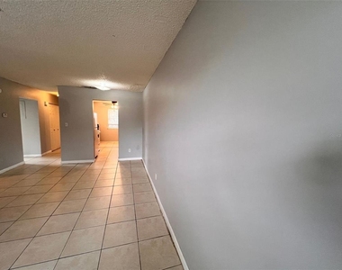 2190 Knox Macrae Drive - Photo Thumbnail 2