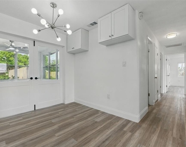 8812 Oakwood Drive - Photo Thumbnail 19