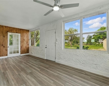 8812 Oakwood Drive - Photo Thumbnail 20