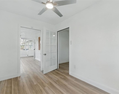 8812 Oakwood Drive - Photo Thumbnail 37
