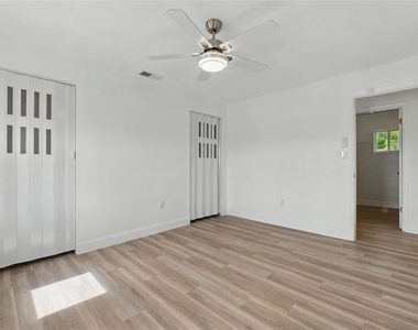 8812 Oakwood Drive - Photo Thumbnail 29