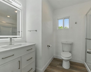 8812 Oakwood Drive - Photo Thumbnail 36