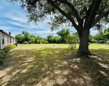 6814 Redwing Road - Photo Thumbnail 4