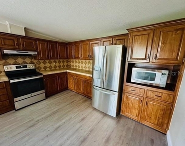 6814 Redwing Road - Photo Thumbnail 19