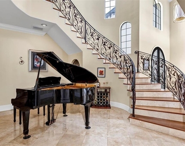 2616 N Westmoreland Drive - Photo Thumbnail 13