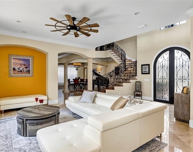 2616 N Westmoreland Drive - Photo Thumbnail 4