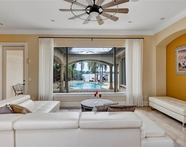 2616 N Westmoreland Drive - Photo Thumbnail 5