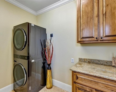 2616 N Westmoreland Drive - Photo Thumbnail 27