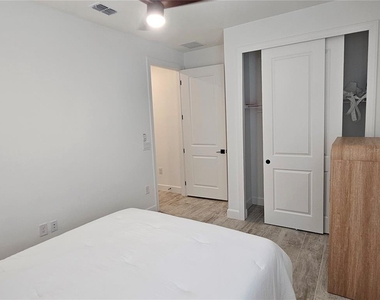 17925 Nadine Place - Photo Thumbnail 30