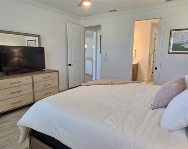 17925 Nadine Place - Photo Thumbnail 20