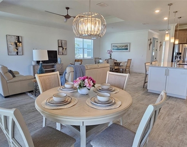 17925 Nadine Place - Photo Thumbnail 12