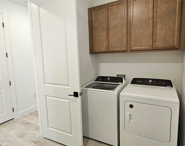 17925 Nadine Place - Photo Thumbnail 31