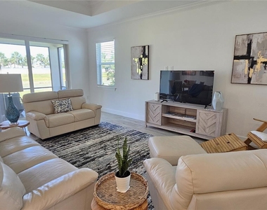 17925 Nadine Place - Photo Thumbnail 7