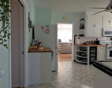 1520 E 21st Ave - Photo Thumbnail 6