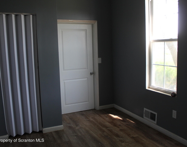 1122 Luzerne Street - Photo Thumbnail 8