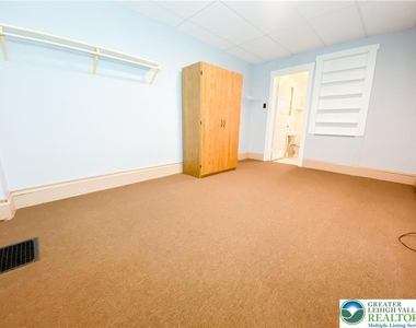 326 Lehigh Avenue - Photo Thumbnail 7