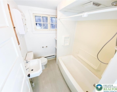 326 Lehigh Avenue - Photo Thumbnail 10