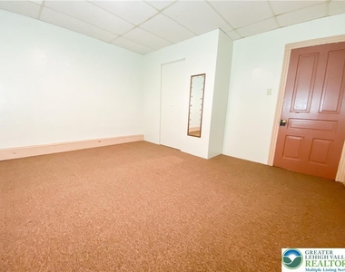326 Lehigh Avenue - Photo Thumbnail 6