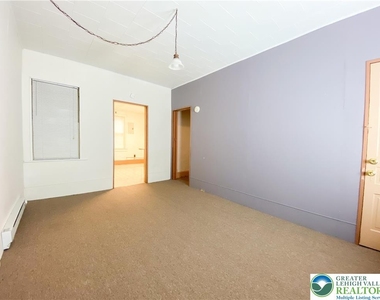326 Lehigh Avenue - Photo Thumbnail 3