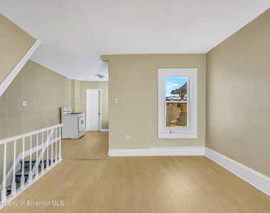 1007 Washburn Street - Photo Thumbnail 6