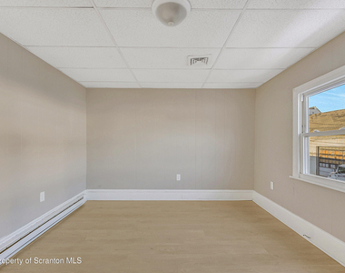 1007 Washburn Street - Photo Thumbnail 4