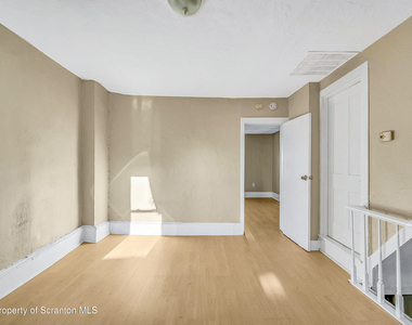 1007 Washburn Street - Photo Thumbnail 10