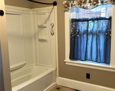 1214 Maple Street - Photo Thumbnail 10