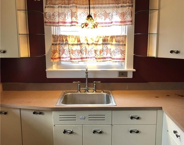 1214 Maple Street - Photo Thumbnail 6