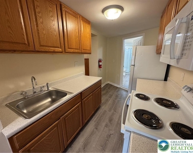 1247 Jackson Street - Photo Thumbnail 7