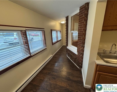 1247 Jackson Street - Photo Thumbnail 8