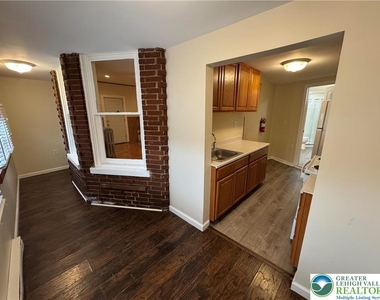 1247 Jackson Street - Photo Thumbnail 9