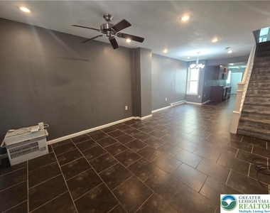 856 N 8th Street - Photo Thumbnail 1