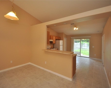 69 Rose Drive - Photo Thumbnail 8