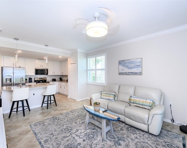 14061 Heritage Landing Boulevard - Photo Thumbnail 11