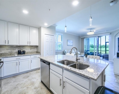 14061 Heritage Landing Boulevard - Photo Thumbnail 6