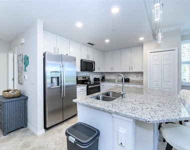 14061 Heritage Landing Boulevard - Photo Thumbnail 3