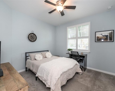 14061 Heritage Landing Boulevard - Photo Thumbnail 36