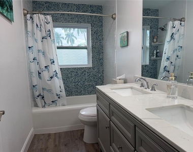 4620 7th Avenue W - Photo Thumbnail 2