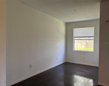 3429 Parkridge Circle - Photo Thumbnail 10