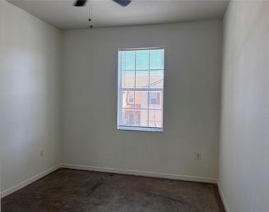 3429 Parkridge Circle - Photo Thumbnail 18
