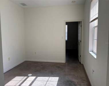 3429 Parkridge Circle - Photo Thumbnail 21