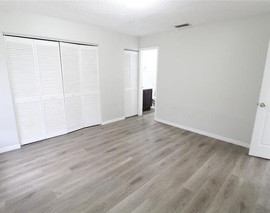 4812 27th Street W - Photo Thumbnail 9